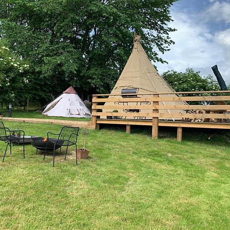 Burtree House & Retreats Tipi With Secluded Hot Tub Hotel Thirkleby Bagian luar foto