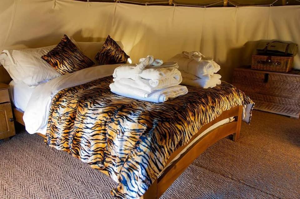 Burtree House & Retreats Tipi With Secluded Hot Tub Hotel Thirkleby Bagian luar foto